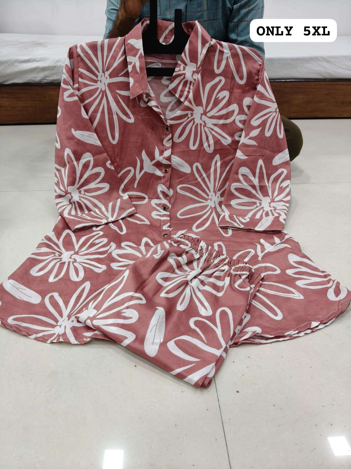 BOUTIQUE QUALITY CRUSH FANCY CORD SET FOR GIRL DAILY SIMPLE WEAR SURAT